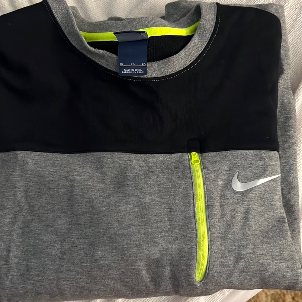 Nike pullover